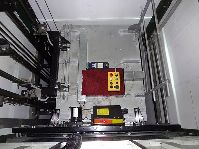 640px-MRL_elevator_hoist